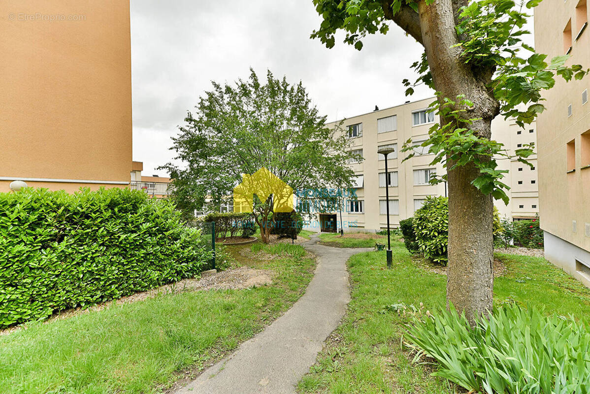 Appartement à EPINAY-SUR-ORGE