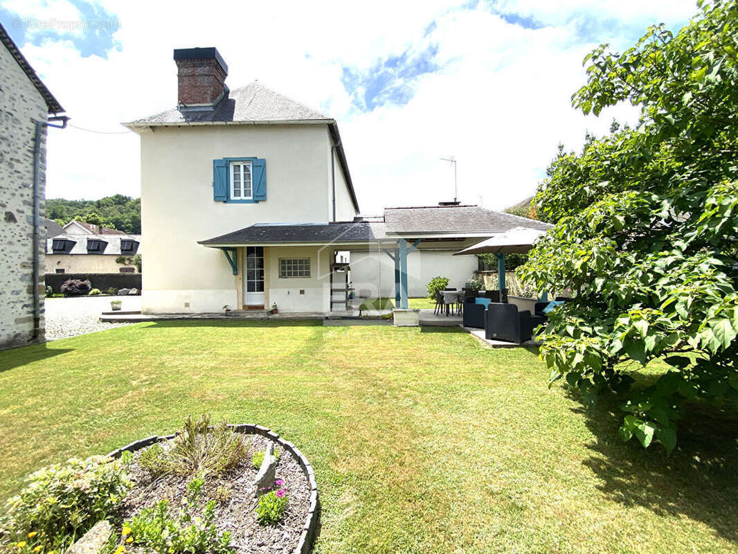 Maison à LESTELLE-BETHARRAM