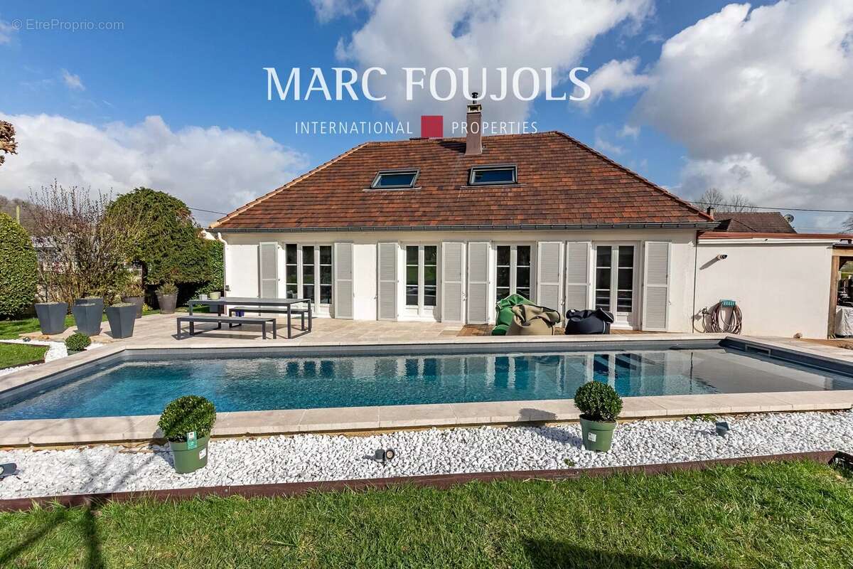 Maison à VERNEUIL-EN-HALATTE