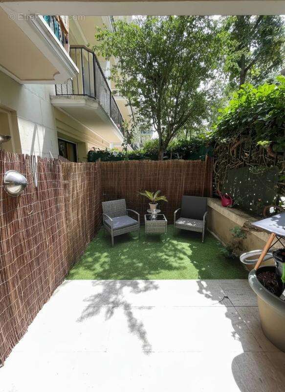 Studio rez-de-chaussée avec terrasse à Neuilly - photo 10