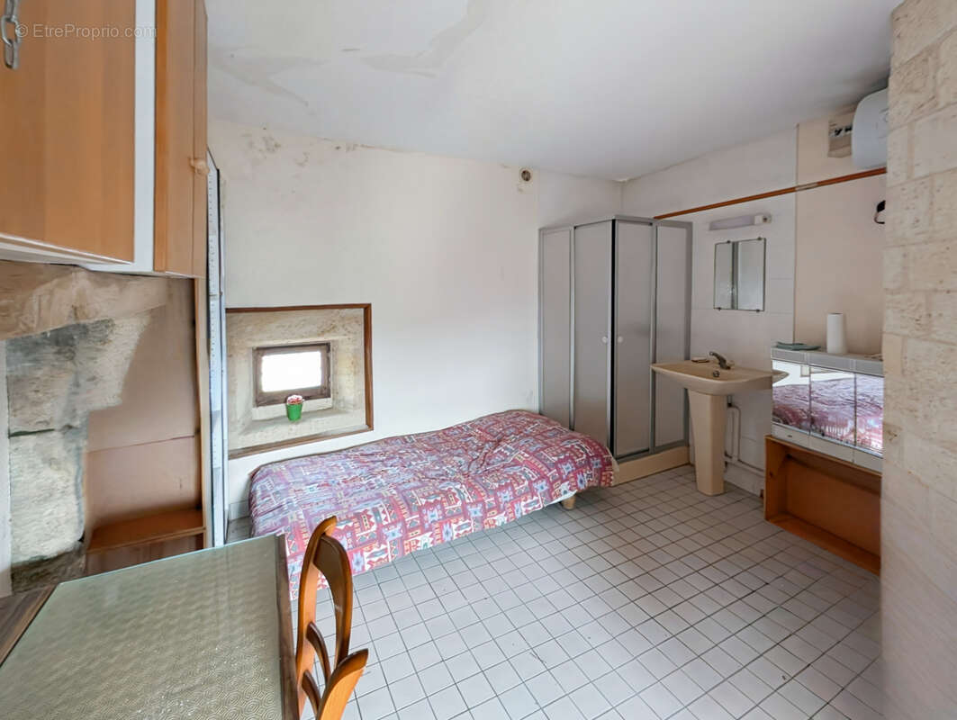 Commerce à SAINT-EMILION