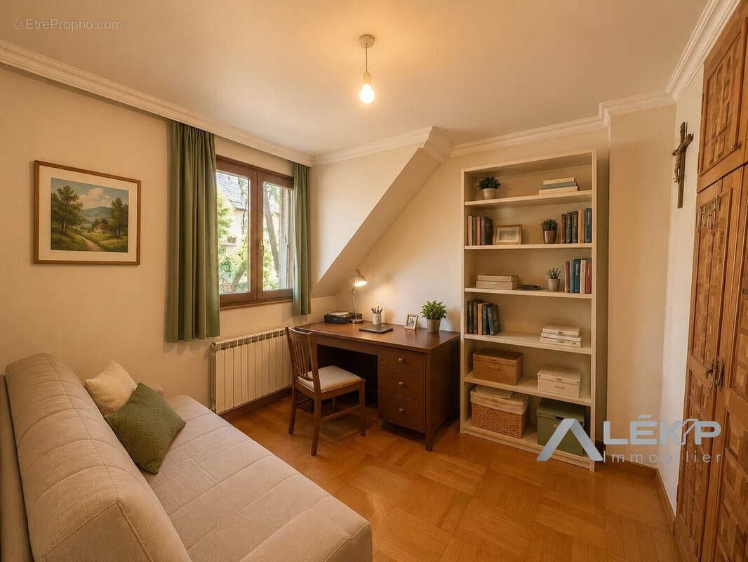 Maison 100 m² à Nanterre  - photo 7
