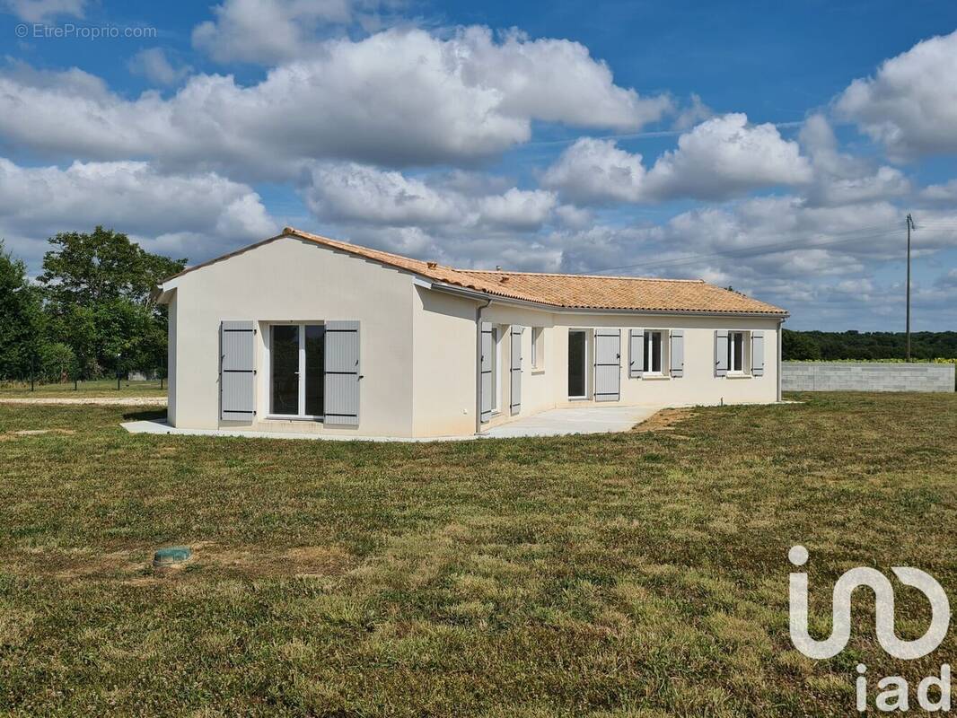 Photo 1 - Maison à LES ESSARDS