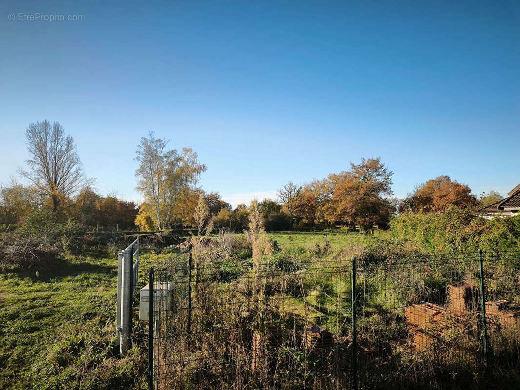 Terrain à DEVAY