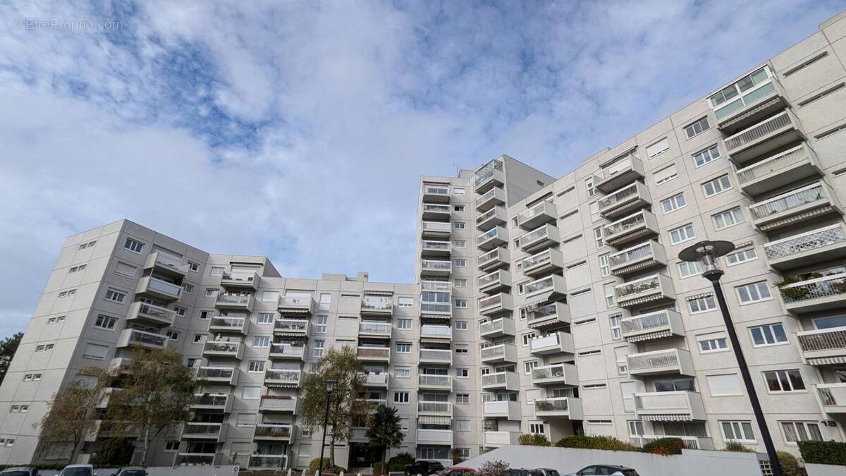 Parking à MARLY-LE-ROI
