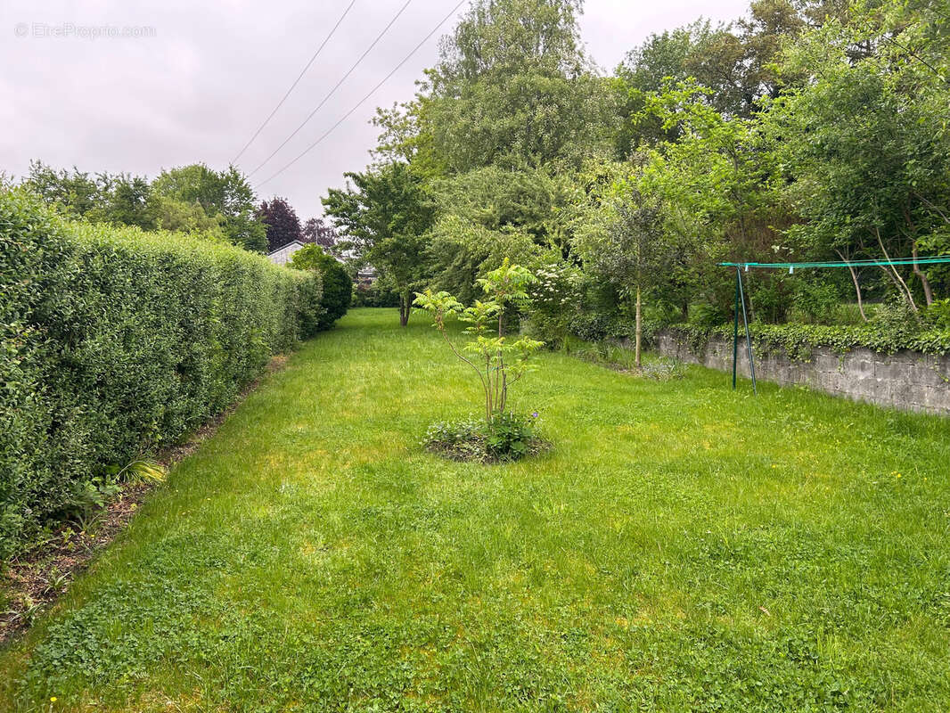 Maison semi individuelle entièrement rénovée avec gout, secteur calme et prisé ! - photo 16