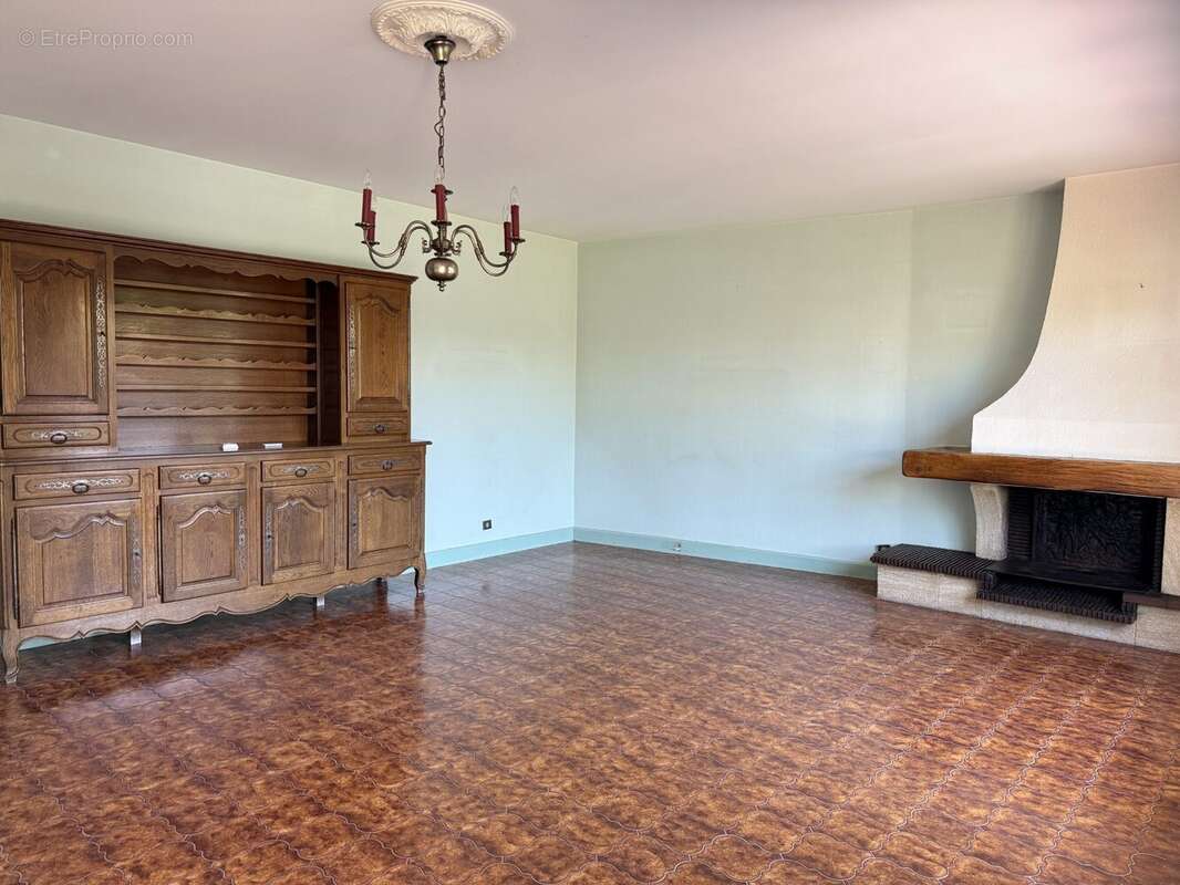 Maison à MORTAGNE-SUR-GIRONDE