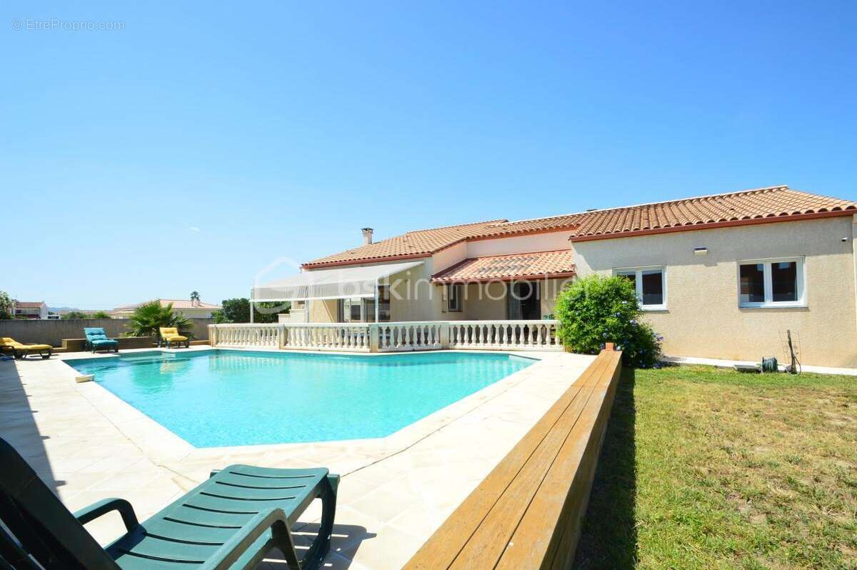 A PIA Villa T5 avec piscine et garage – Cadre calme et privilégié - photo 18