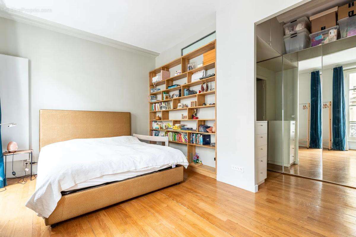 Appartement à PARIS-10E