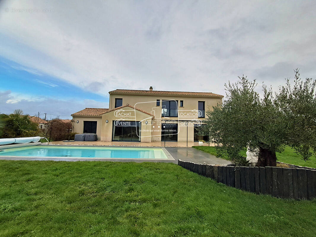 Maison à LE CELLIER