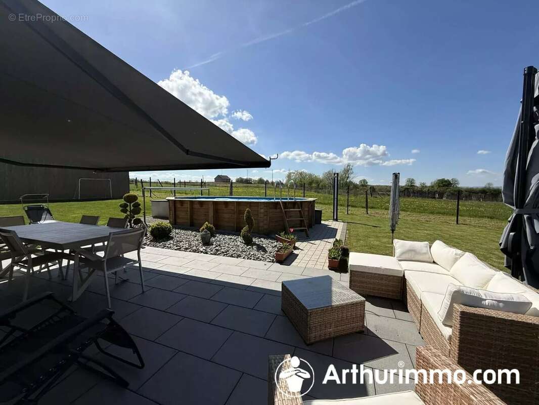 Maison à MONTBOUTON