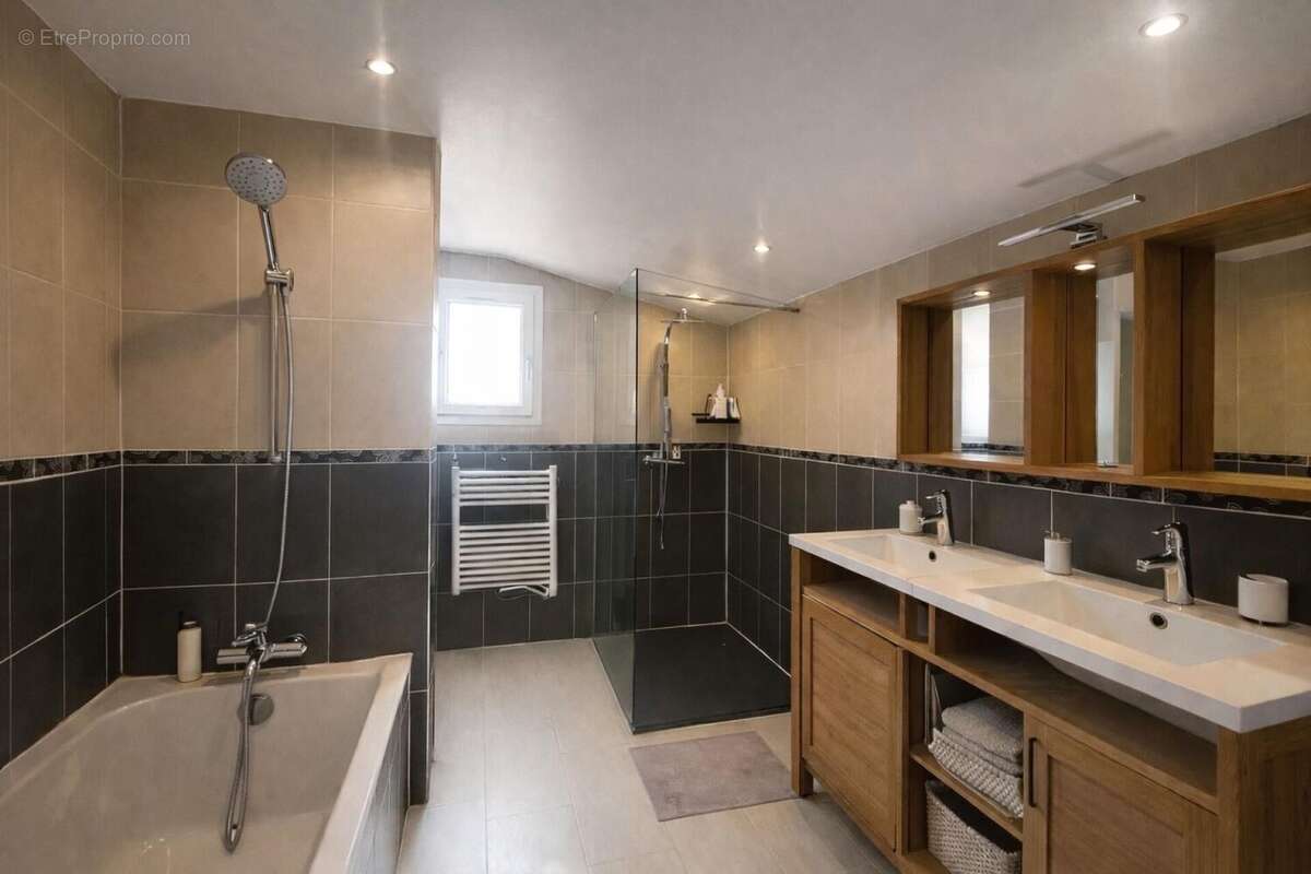 Photo 9 - Maison à SAINTE-COLOMBE-EN-BRUILHOIS