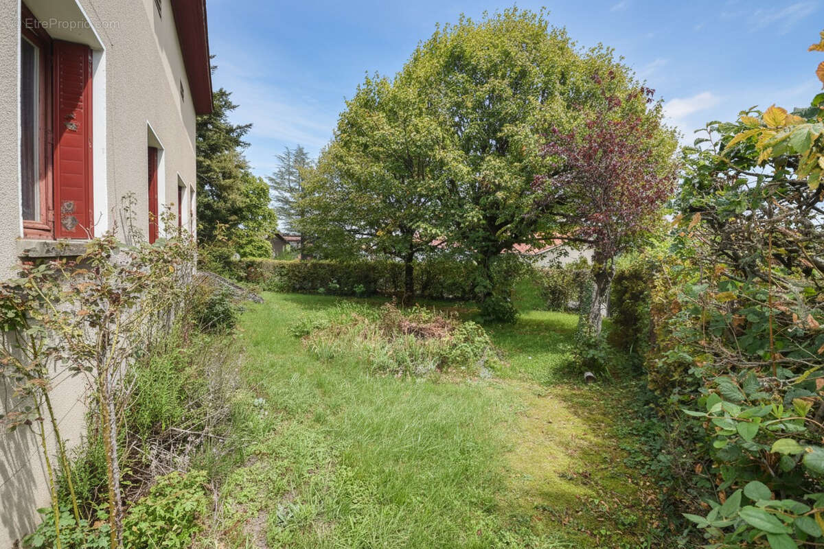 Maison à CHAZAY-D&#039;AZERGUES