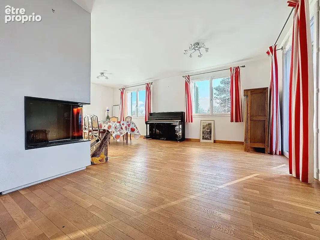 Maison à vendre 8 pièces SAINT GENIS POUILLY (01) - photo 5