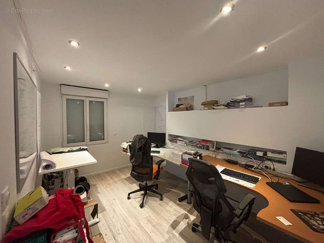 Maison Le Tampon 10 pièces 142 m2 - photo 3