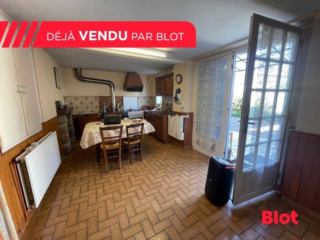 Maison à ARGENTRE-DU-PLESSIS