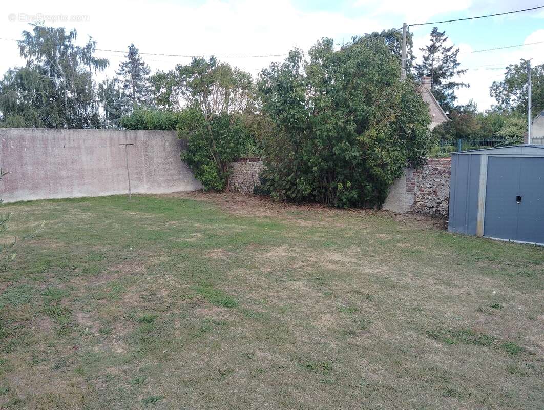 Maison à ILLIERS-L&#039;EVEQUE