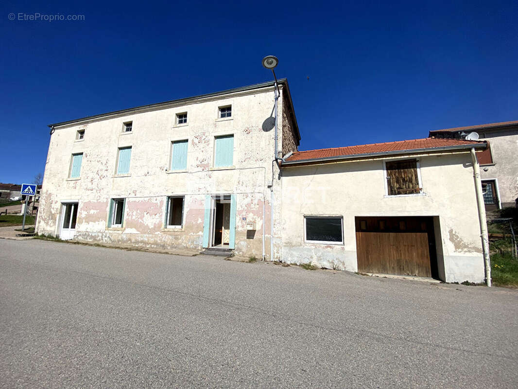 Maison 4 pièces à Arcon - 115 m² avec potentiel à rénover - photo 2