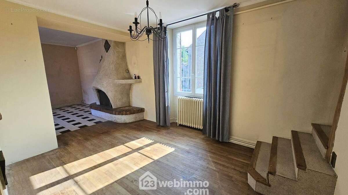 Une salle à manger lumineuse...