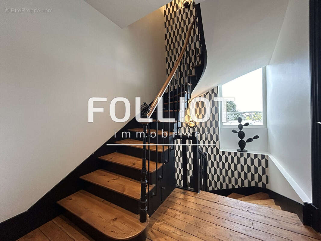 Maison à DONVILLE-LES-BAINS