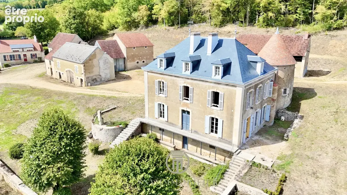 Maison 11 pièces 462 m² · à Clamecy · 462 m² · 460 000 €
