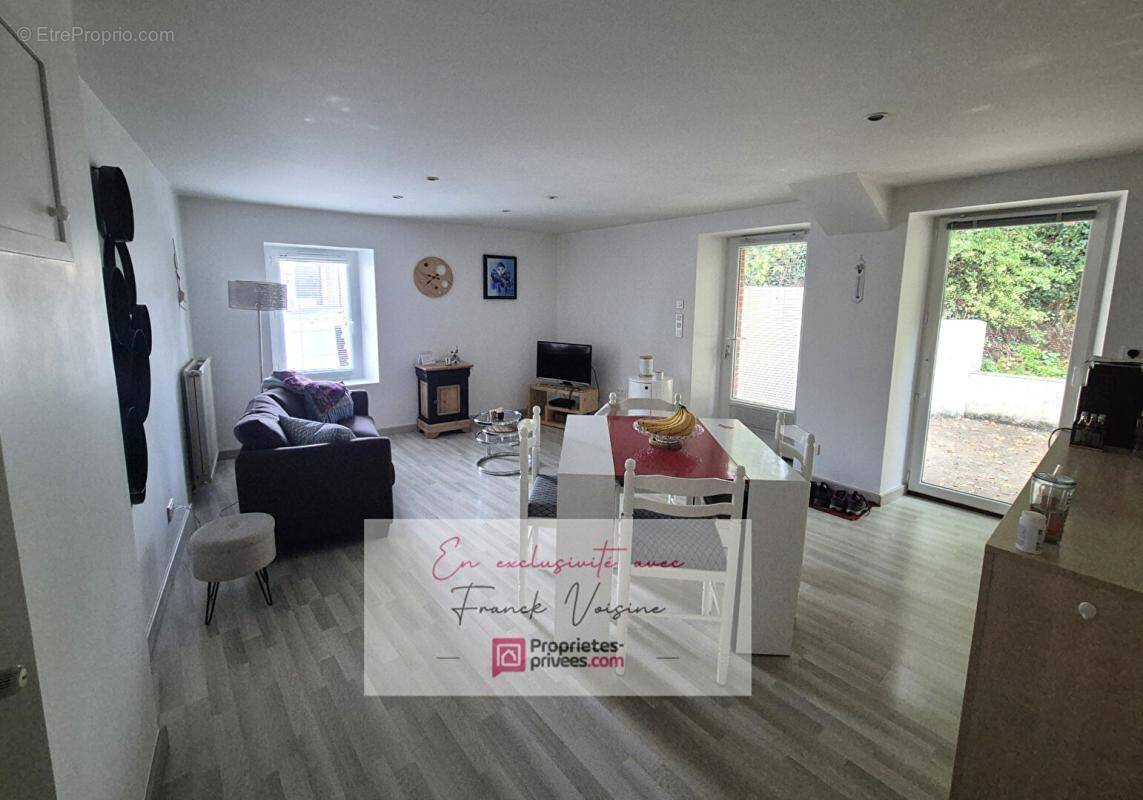 Maison à LES HERBIERS