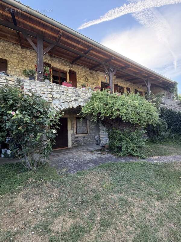 Maison 280 m² à Saint-Vincent-De-Barres  - photo 9