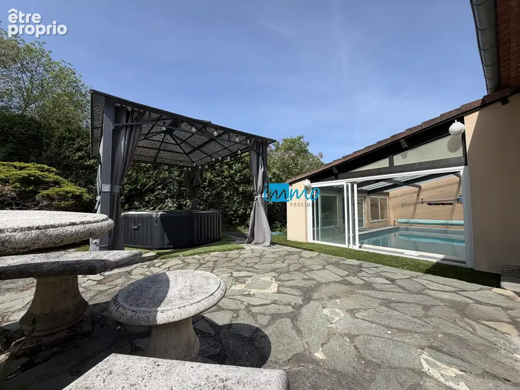 Photo Maison à Aydat au prix de 359 000€