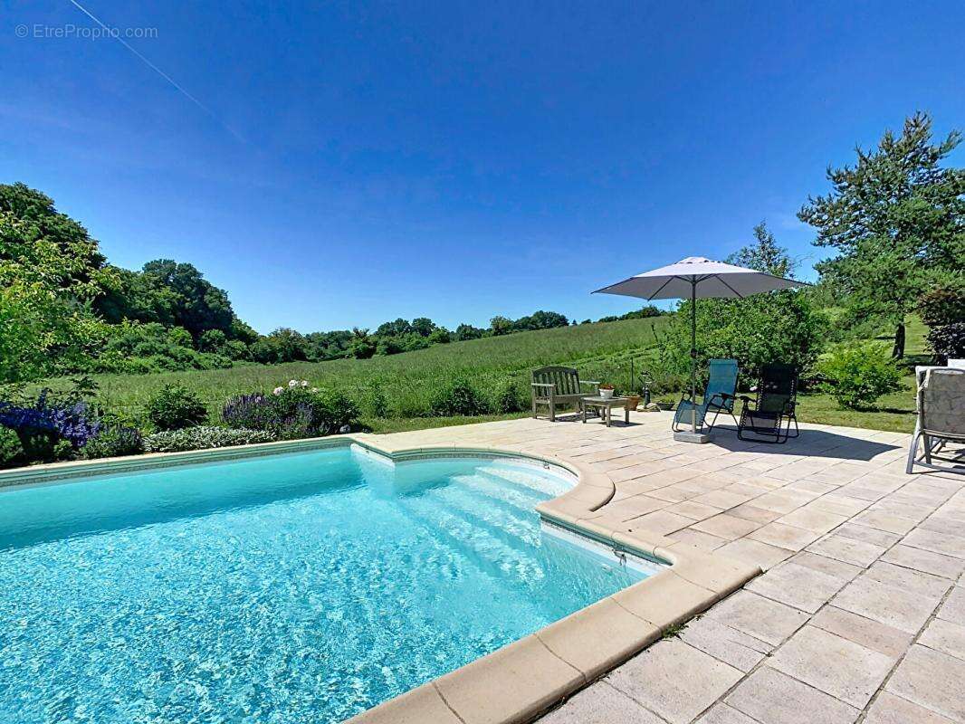 Belle maison contemporaine avec 4 chambres, piscine et garage - photo 4