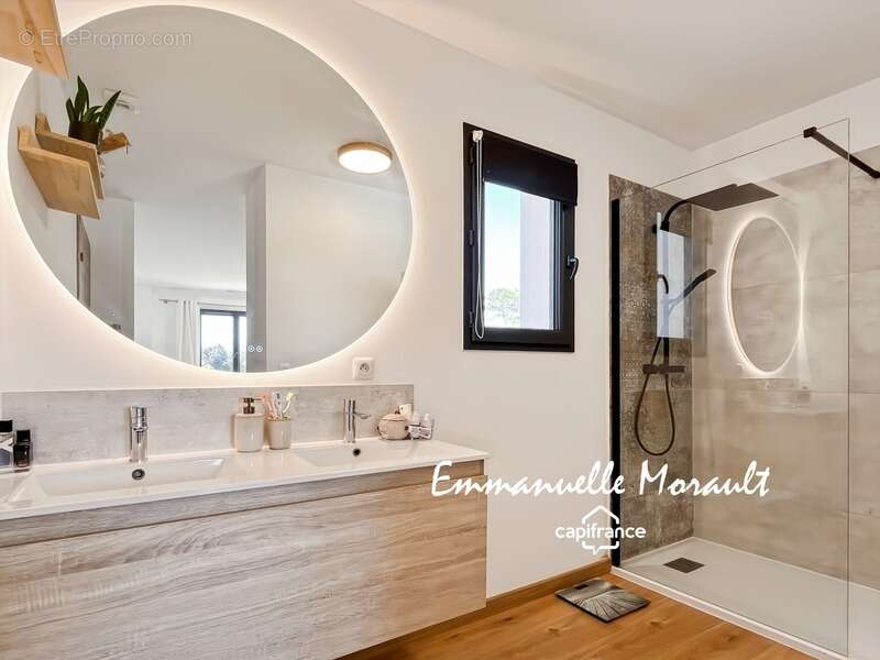 Maison à BAGNOLS-EN-FORET