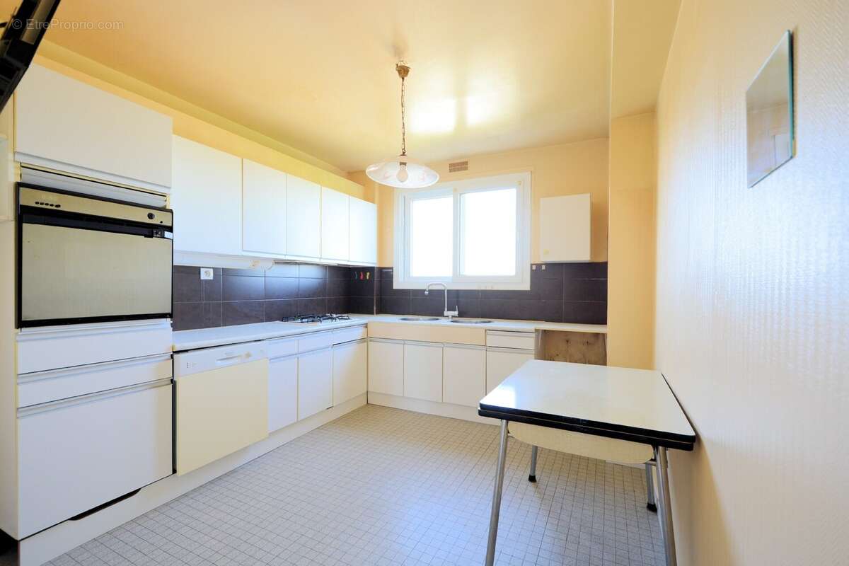Appartement à SAINT-MAUR-DES-FOSSES