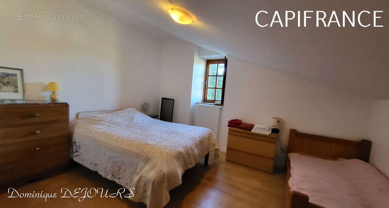 Maison à SAINT-SAUVEUR-DE-MONTAGUT