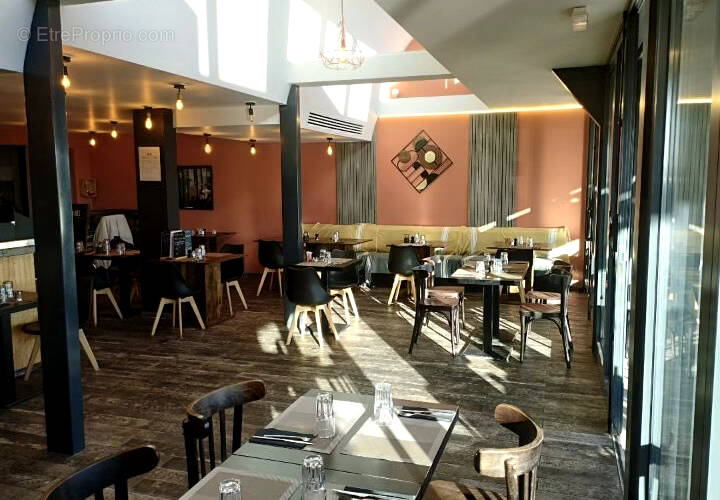 Commerce à SAINT-LAURENT-DU-VAR