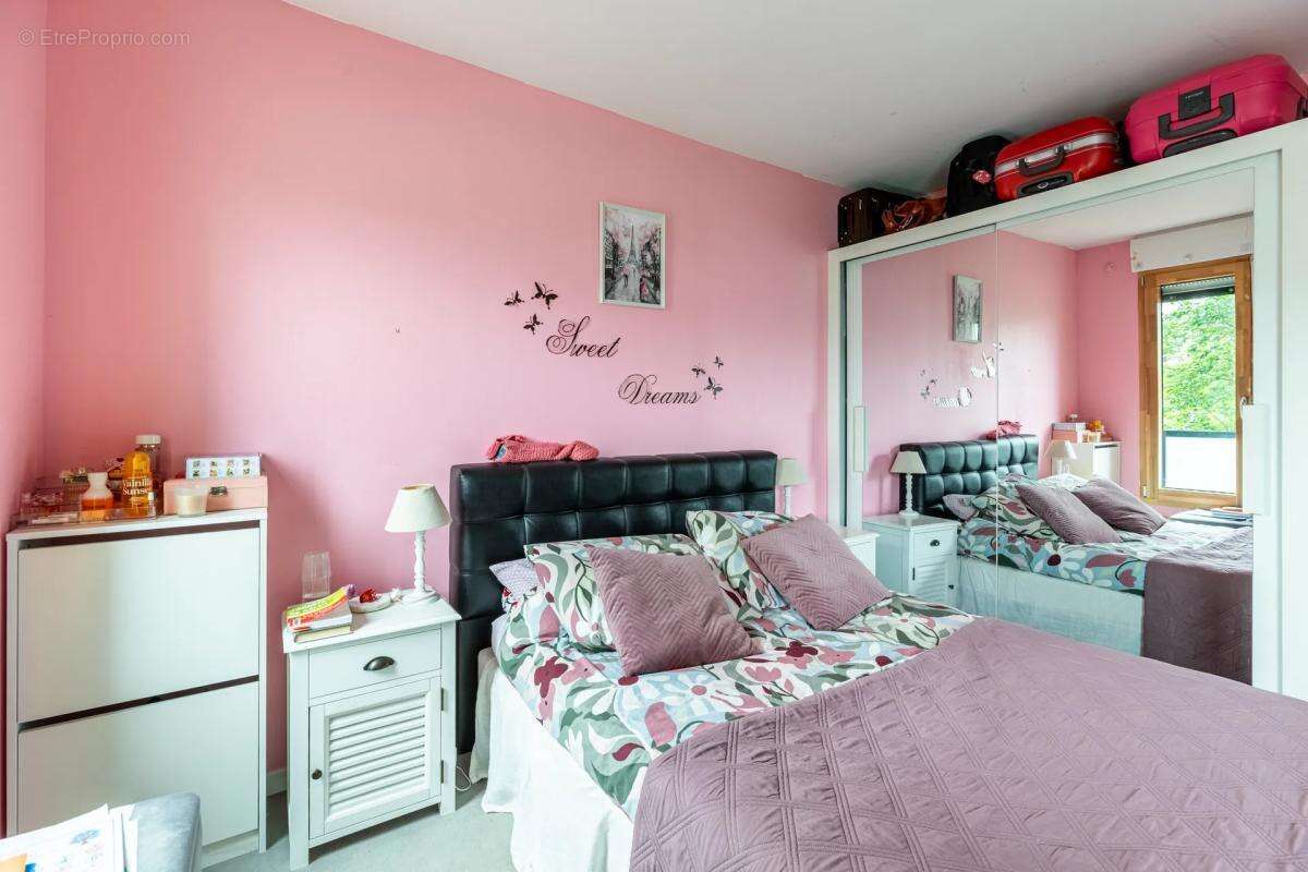 Appartement à AUBERVILLIERS