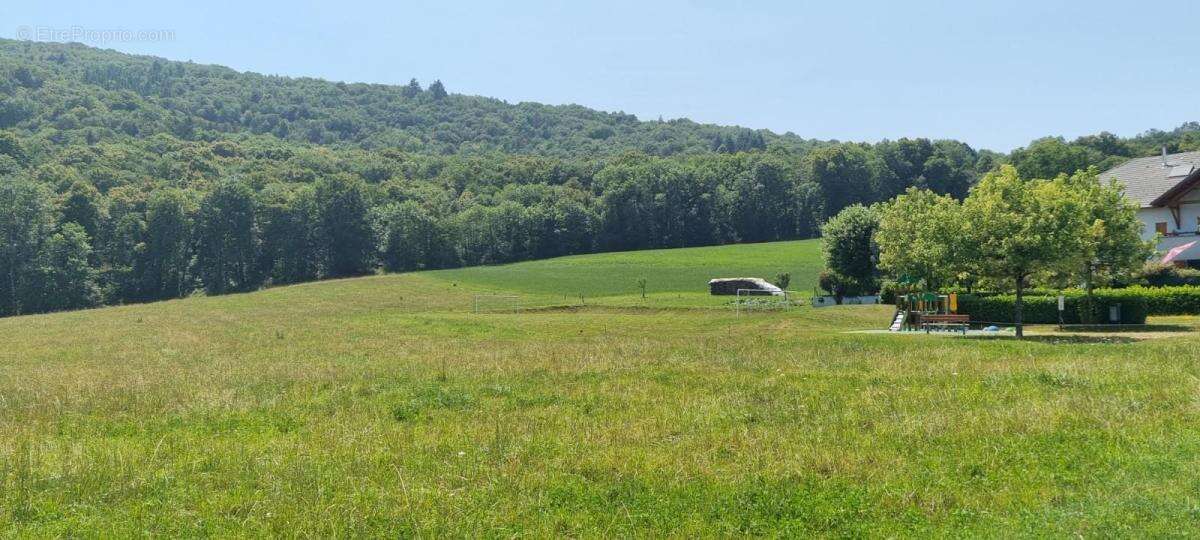 Terrain à SAINT-GERMAIN-LA-CHAMBOTTE