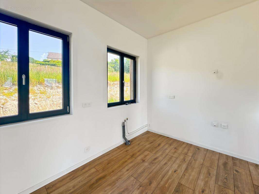 Maison à VIEUX-BOURG