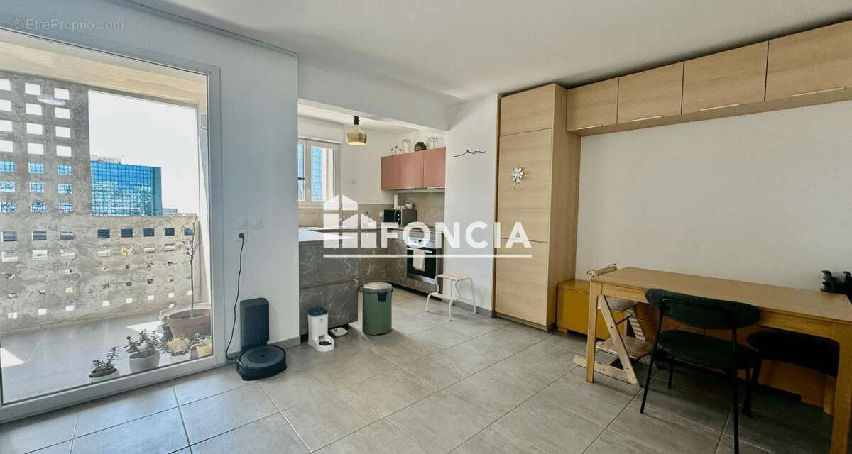 Appartement à MARSEILLE-2E
