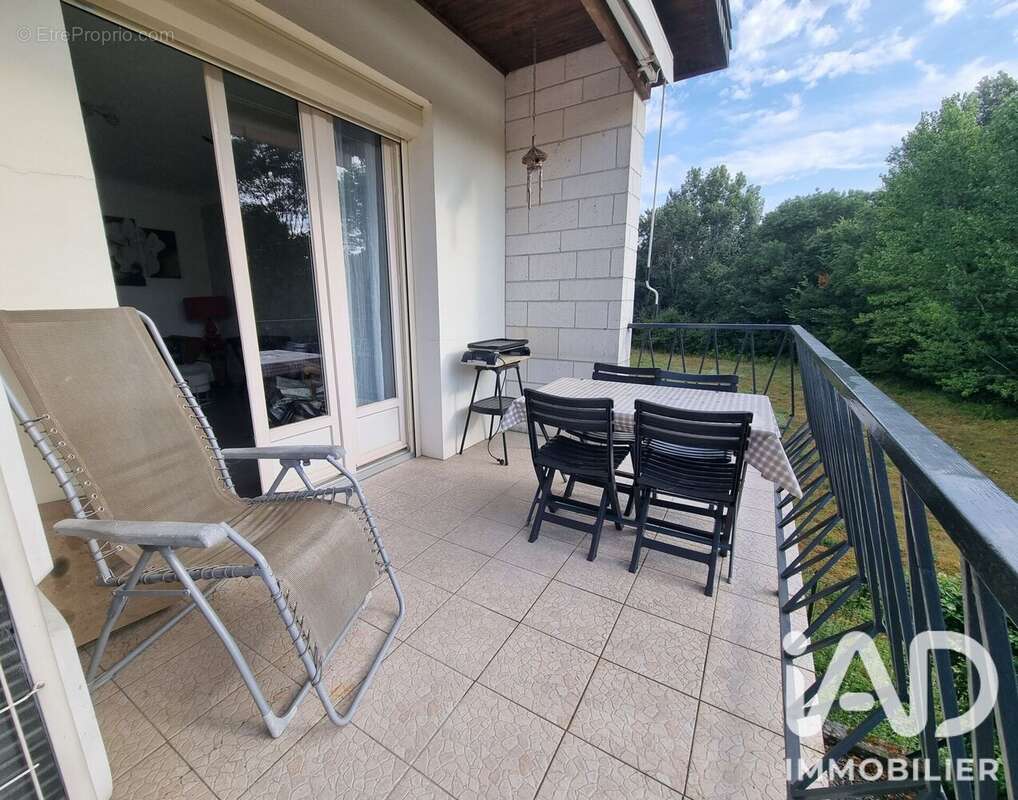 Maison 187 m² à Gennes  - photo 4