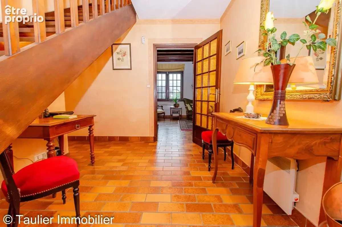 ST VÉRAND - Élégante maison familiale 6 chambres - photo 6