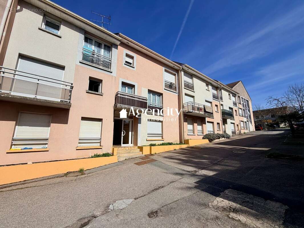 Appartement à EMERAINVILLE
