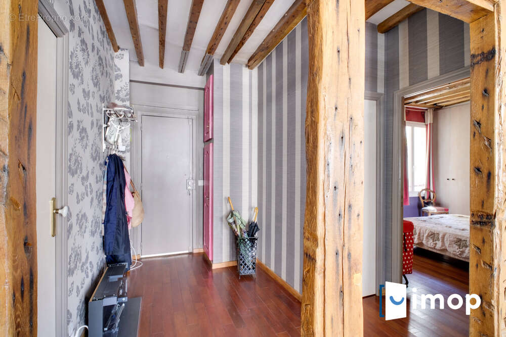 Appartement à PARIS-1E