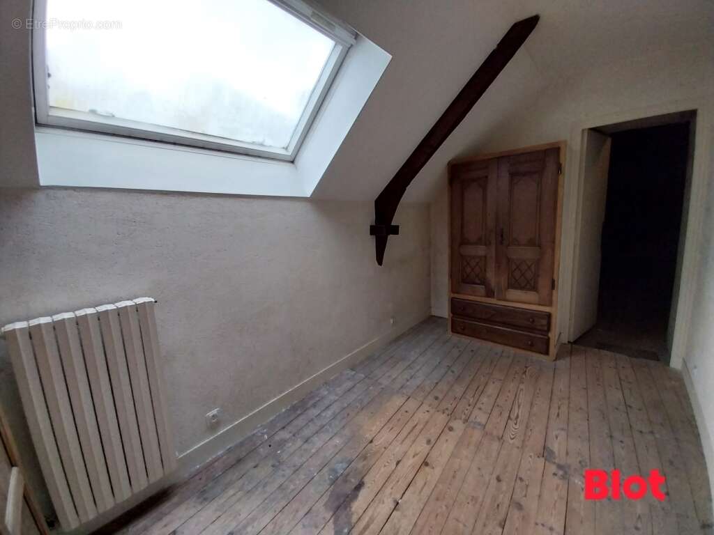 Maison à MINIAC-MORVAN