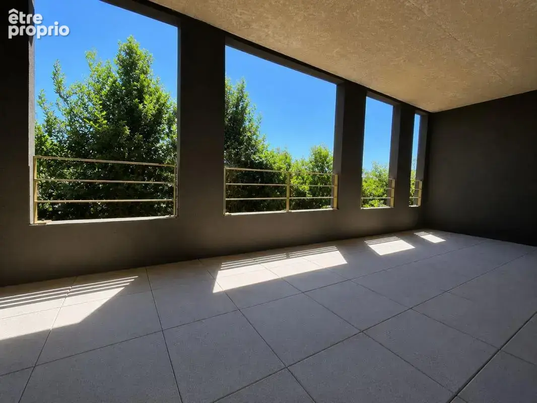  EXCLUSIVITÉ – Superbe 2 pièces de 41 m² avec grande terrasse et parking en sous-sol à Castelnau-le-Lez - photo 2