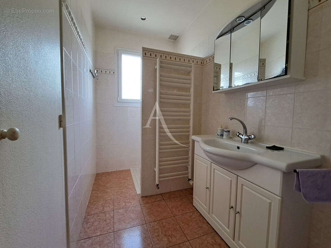 Maison à LES HERBIERS