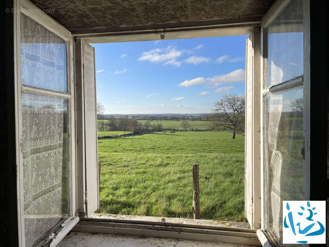 Maison à COURCERAULT