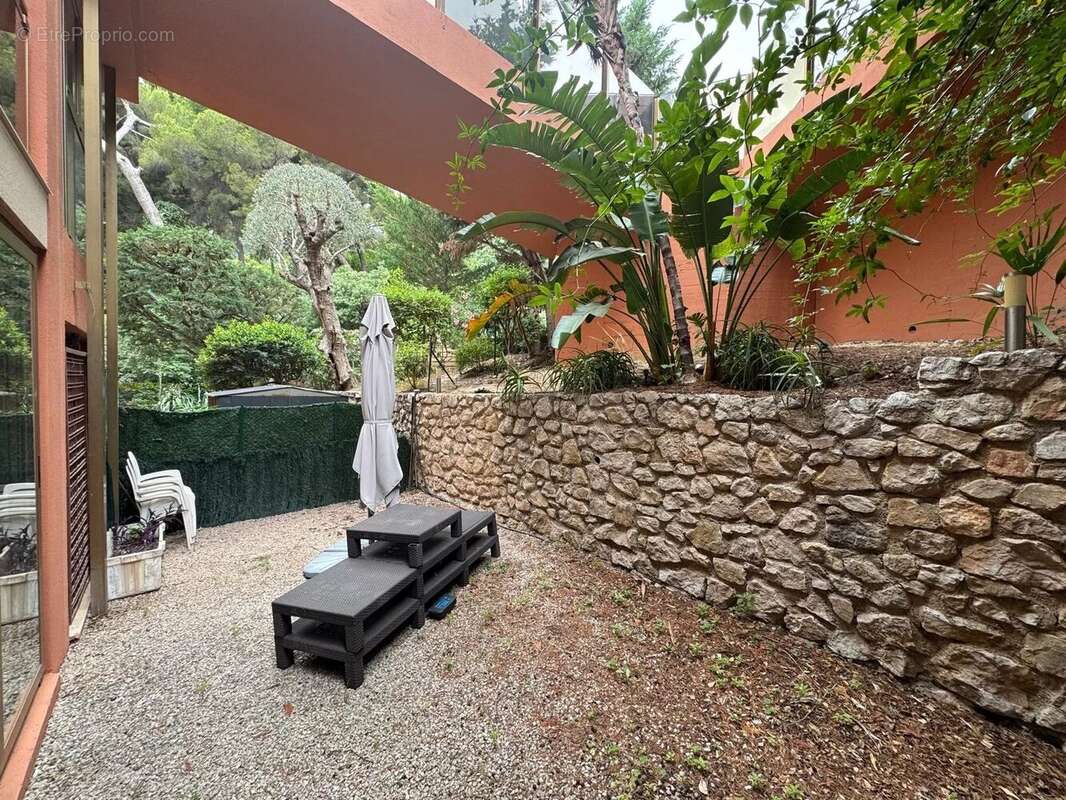 Appartement à EZE