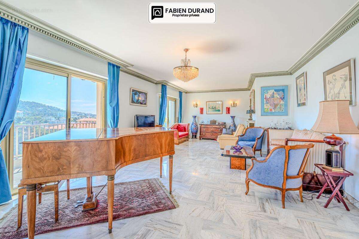Superbe 4 pièces dernier étage vue panoramique sur tout Cannes avec garage - photo 7