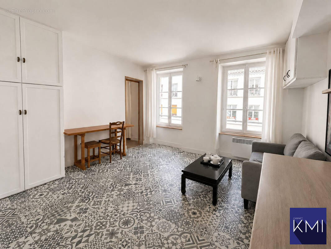 Appartement à PARIS-11E
