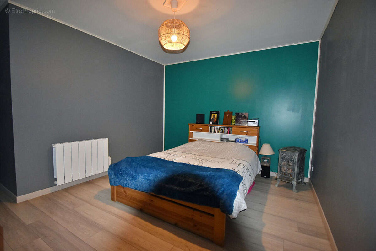 Maison à SAINT-PRIEST-LA-ROCHE