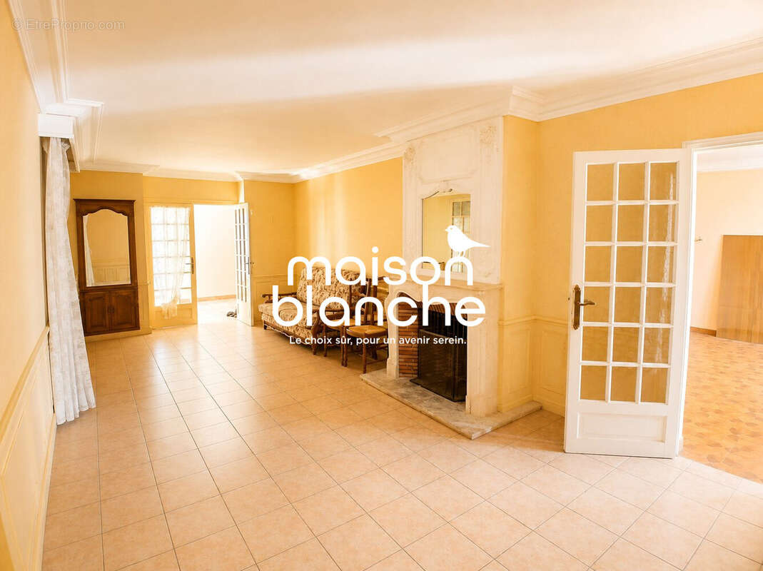 Maison 135 m² à Parthenay  - photo 3